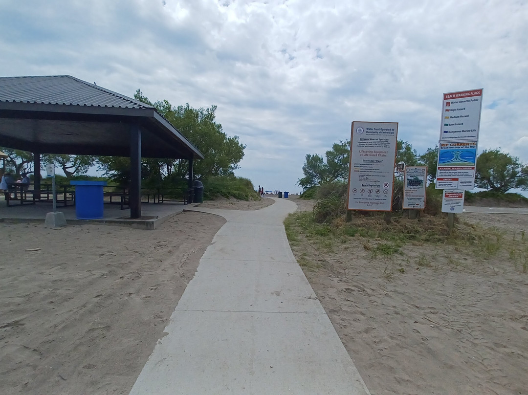 Port Stanley Main Beach景点图片