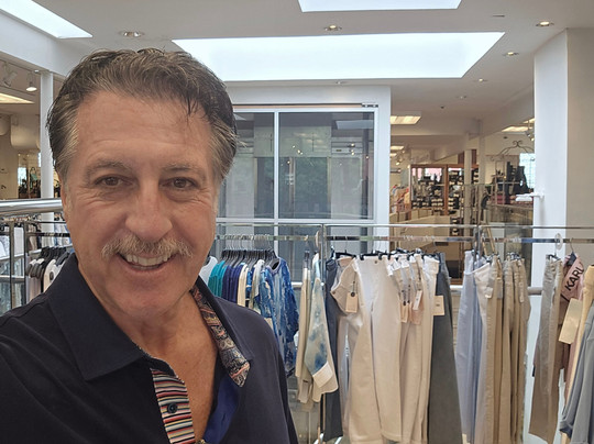 Fox's Designer Clothing-亨廷顿必去景点