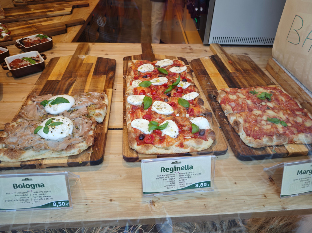 Basil Pizza Alla Pala