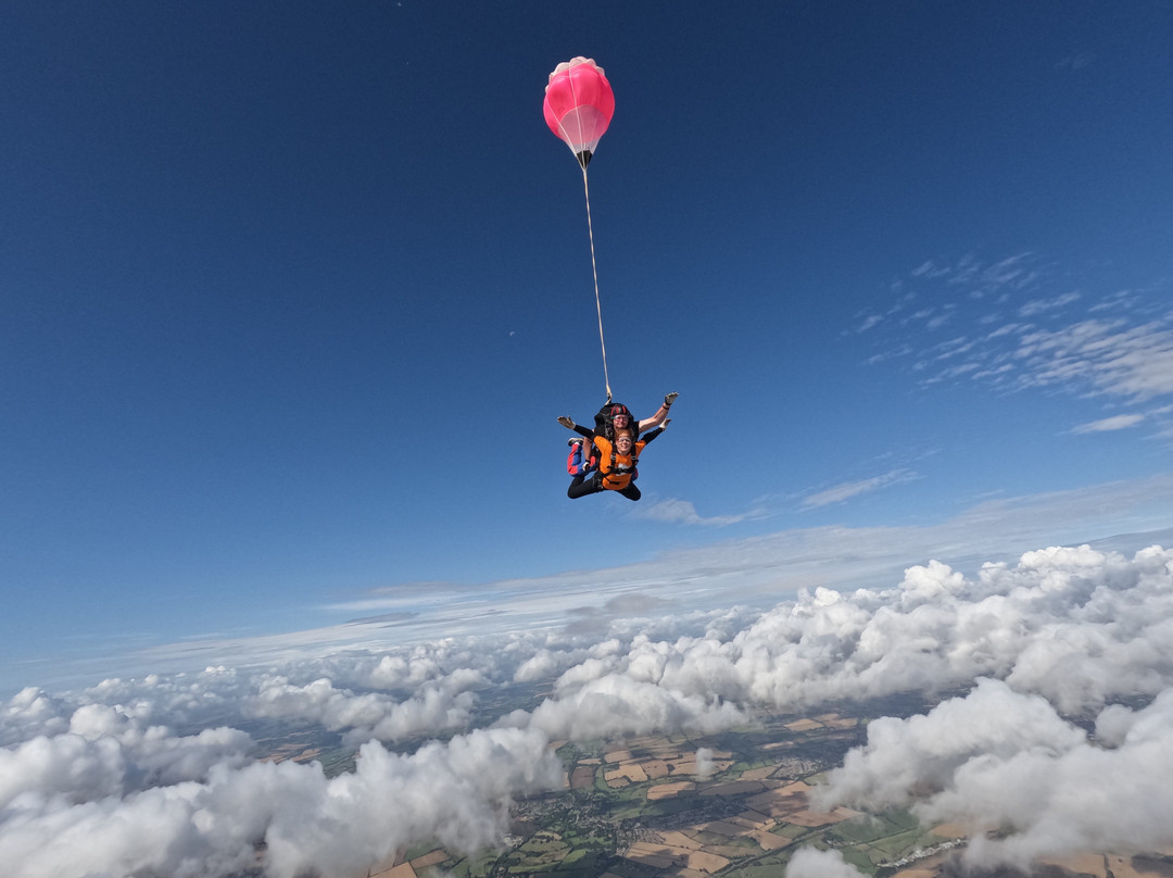 Skydive Hinton景点图片