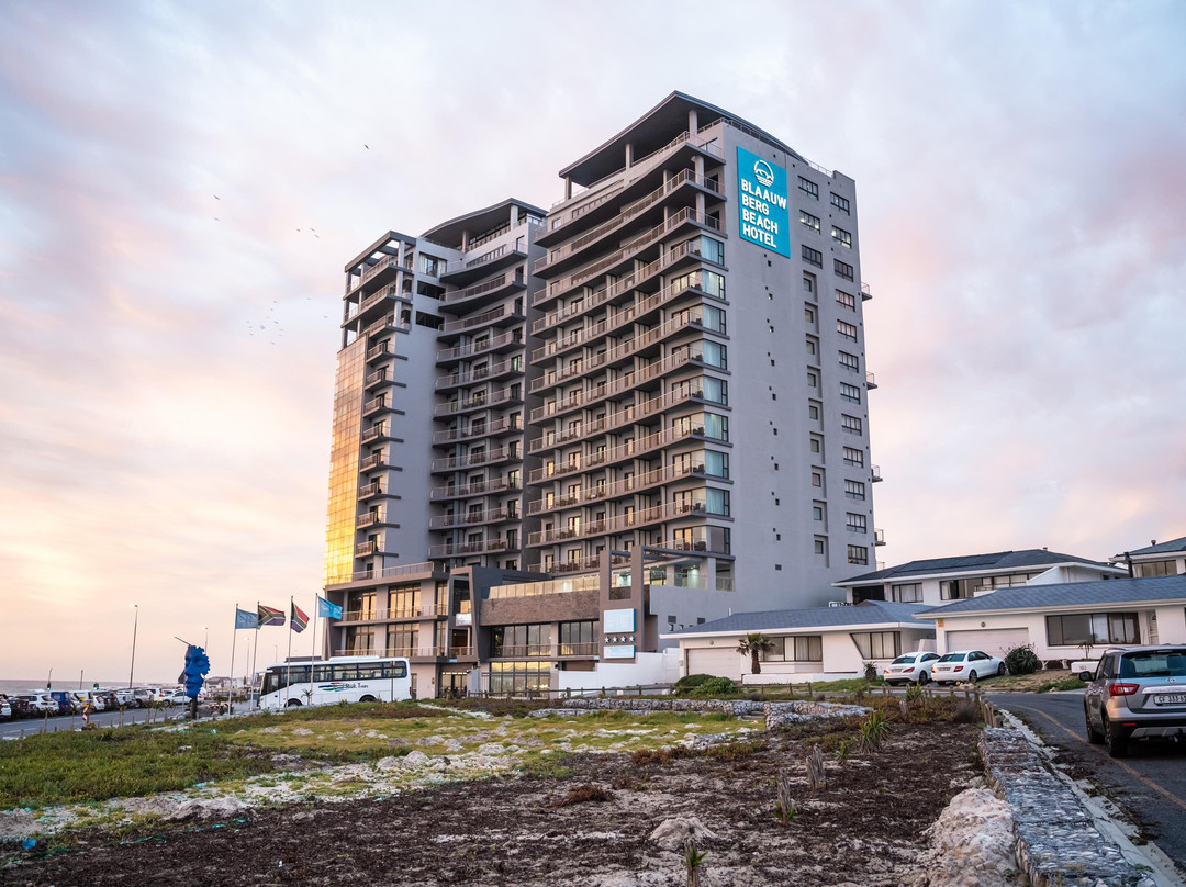 Blaauwberg Beach Hotel主图