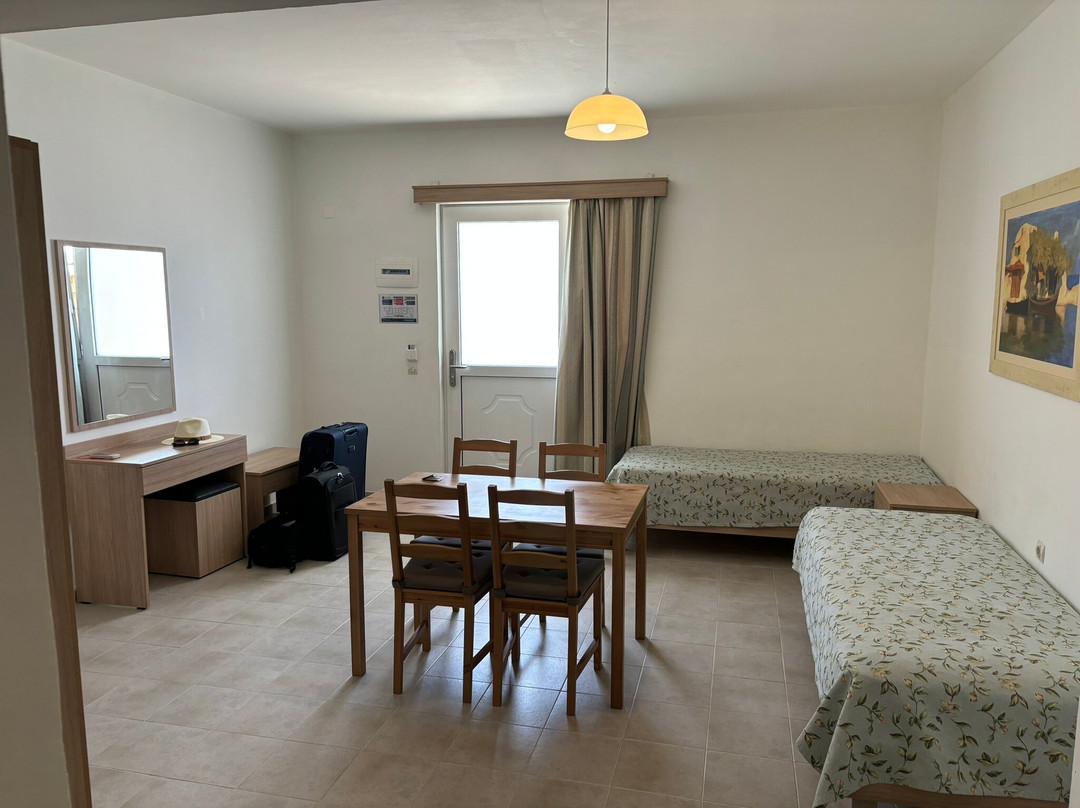 Matina Pefkos Aparthotel主图