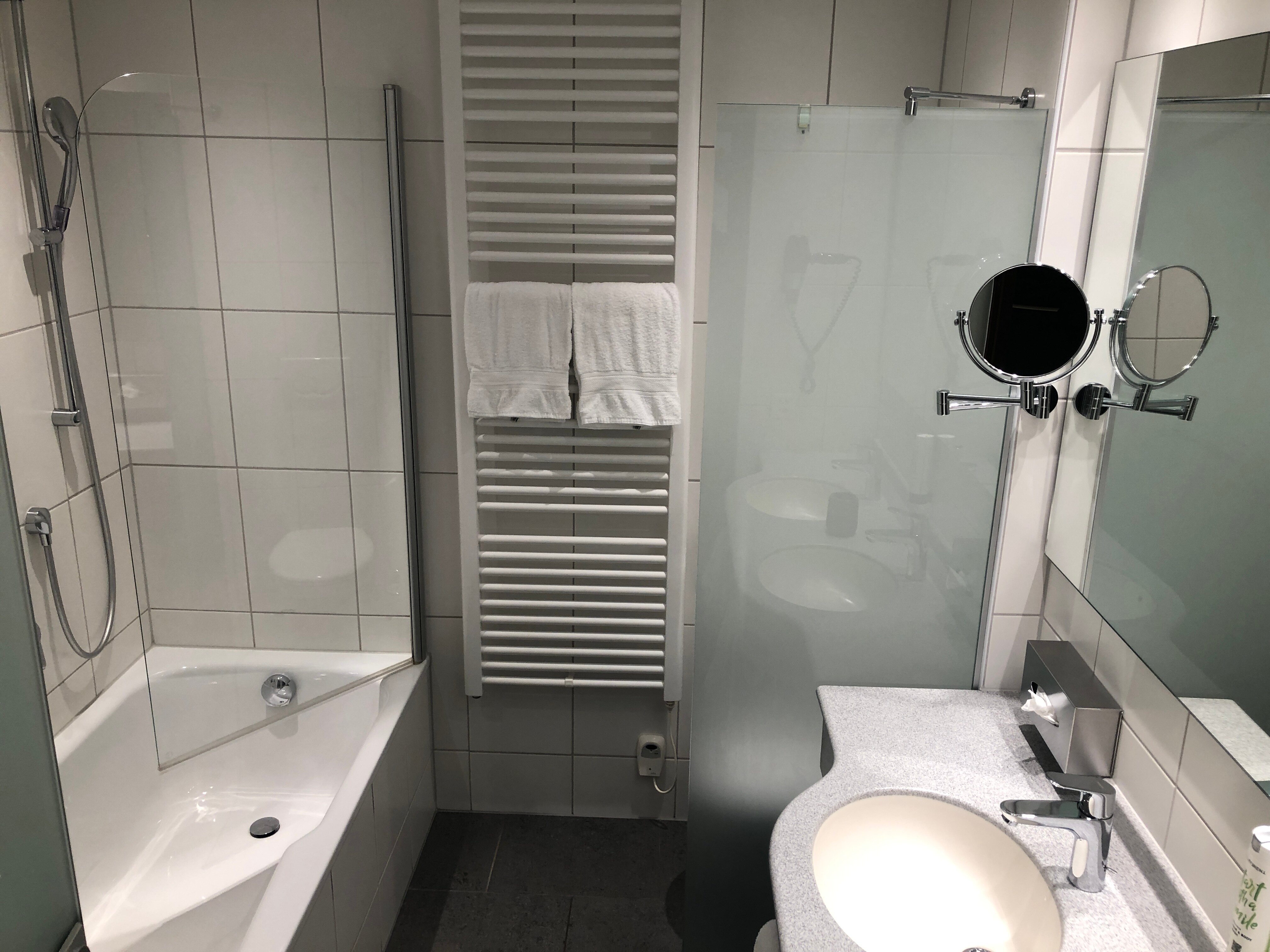 b-smart hotel Schönenwerd-浴室