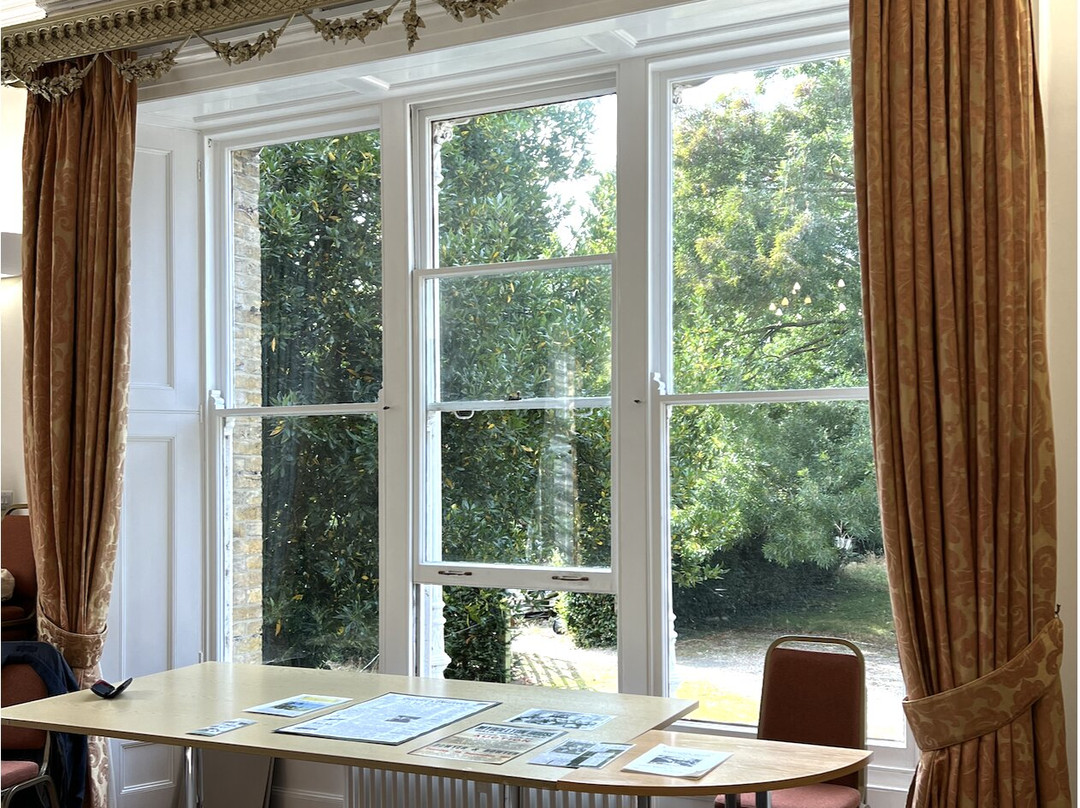 Myddelton House Gardens景点图片