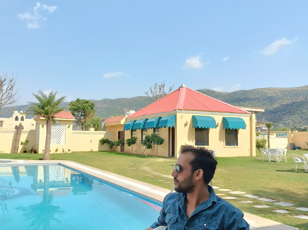 The Green Genius Resort主图