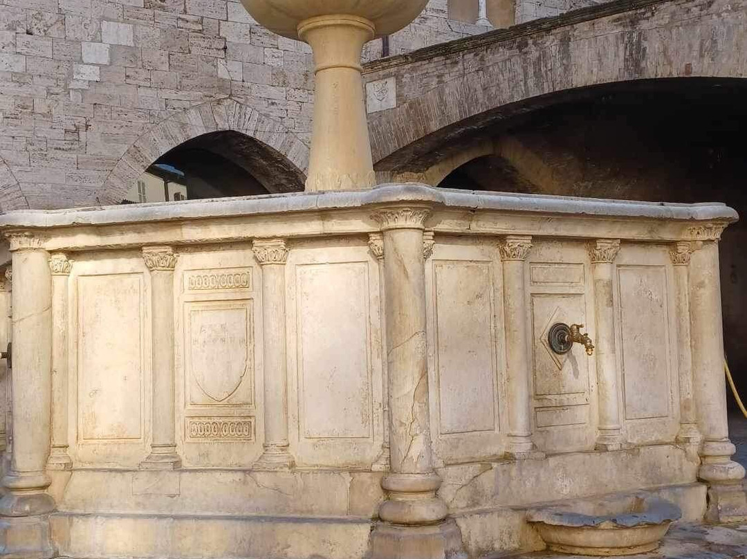Fontana Monumentale Di Piazza景点图片