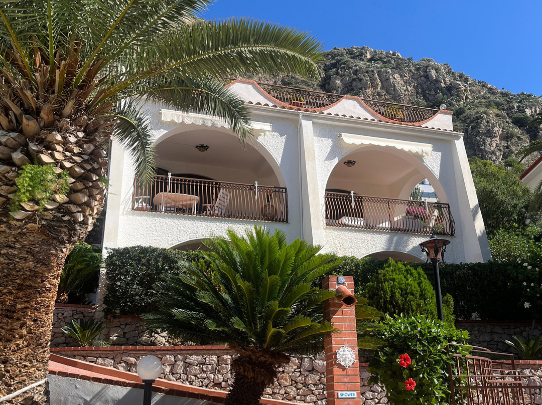 Villa del Golfo Urio with Swimming Pool Shared by the Two Apartments it is Essential to Have a Car