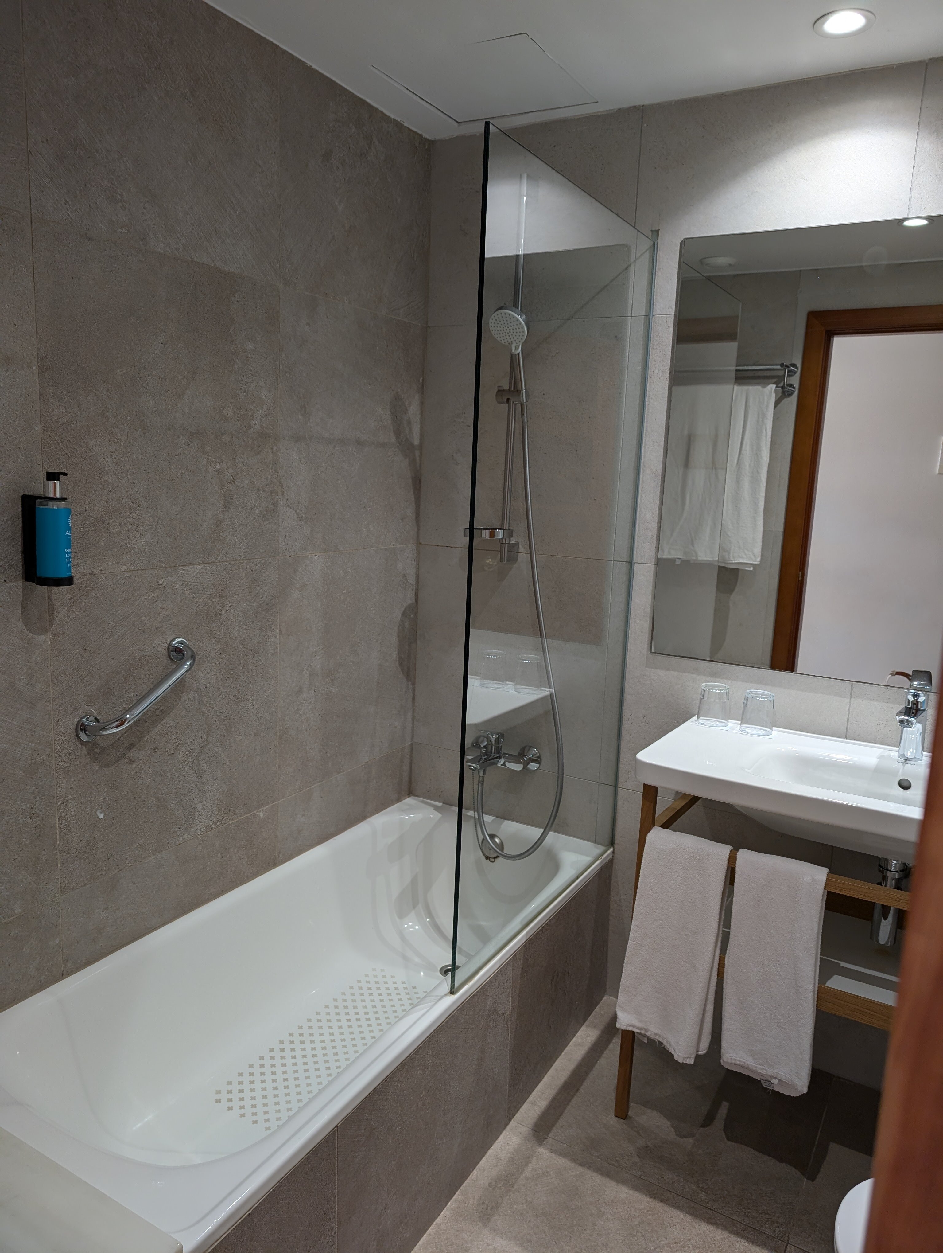 Hotel Ilunion Palmanova Mallorca-浴室