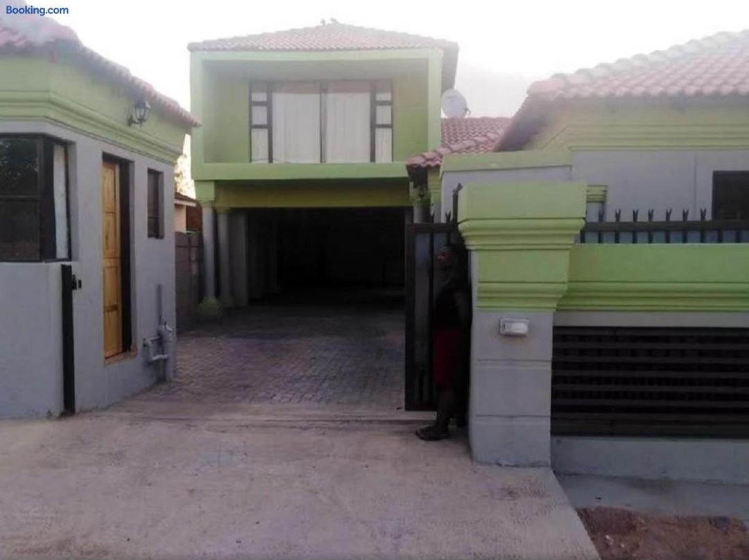 Kwa - Ntokozo Guesthouse - Kwamhlanga