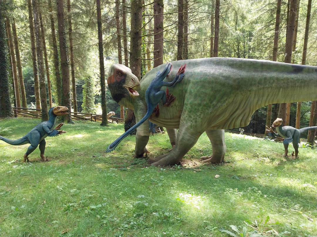 Parc Dino-Zoo-Charbonnieres-les-Sapins必去景点
