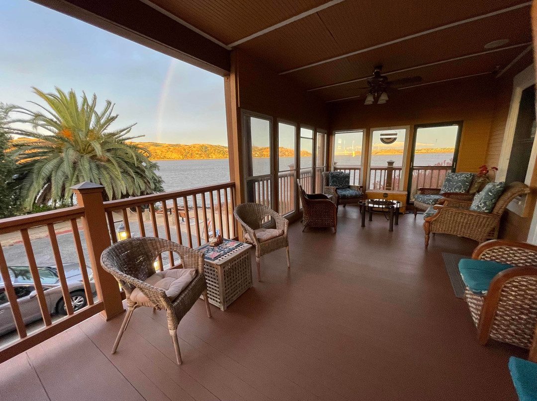 Shorelight Inn主图