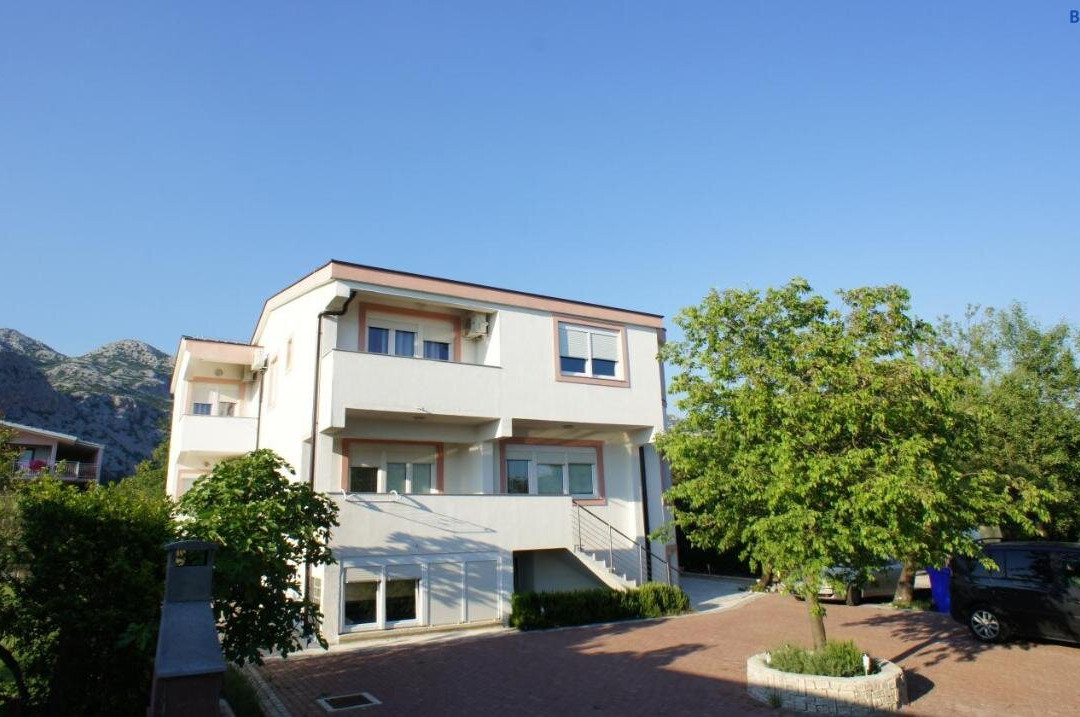 Argyruntum Apartments