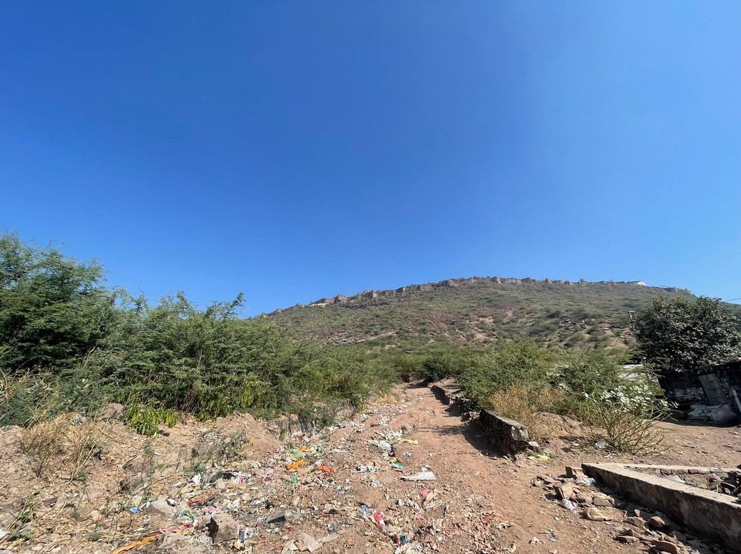 Khandar Fort景点图片