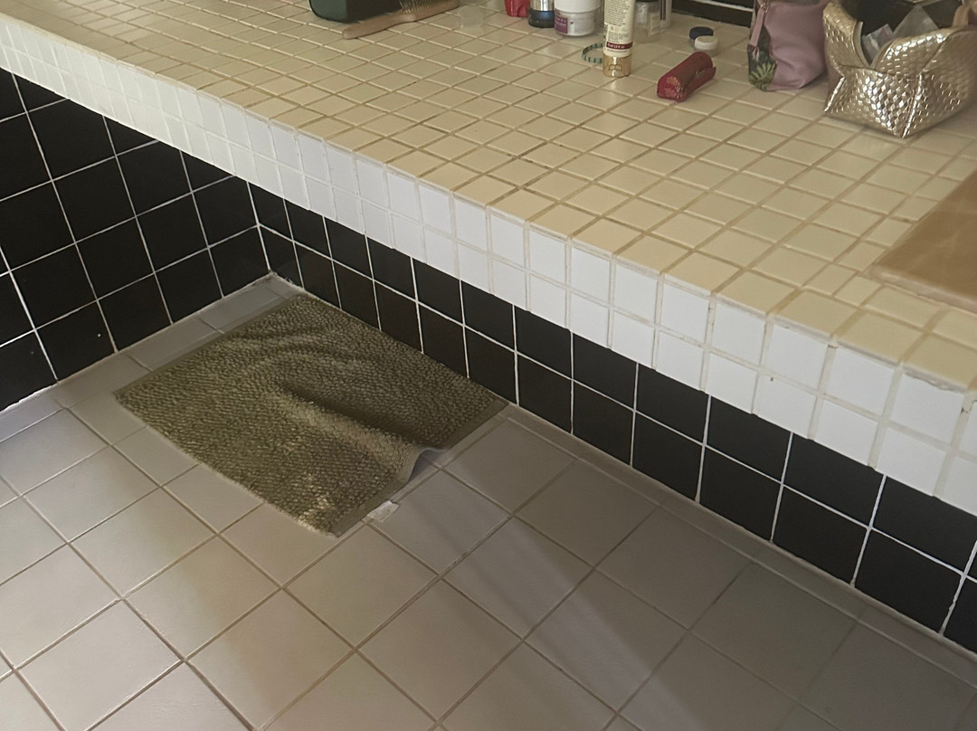 Ocean View Plaza Hotel主图