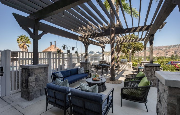 约巴林达艾瑞斯套房酒店-浴室