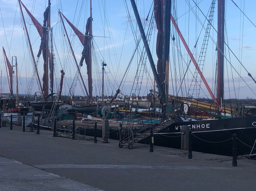 Jolly Sailor- Fish on The Quay主图
