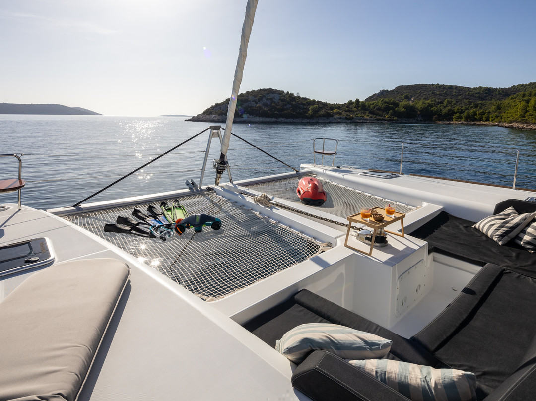 Crew Catamaran Falco Croatia-杜基拉必去景点