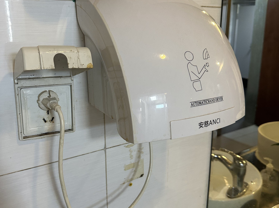 万萃苑烤鸭店主图