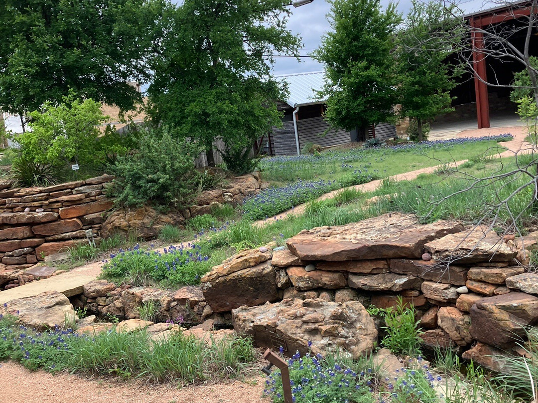 J. Waddy Bullion Gardens-Goldthwaite必去景点