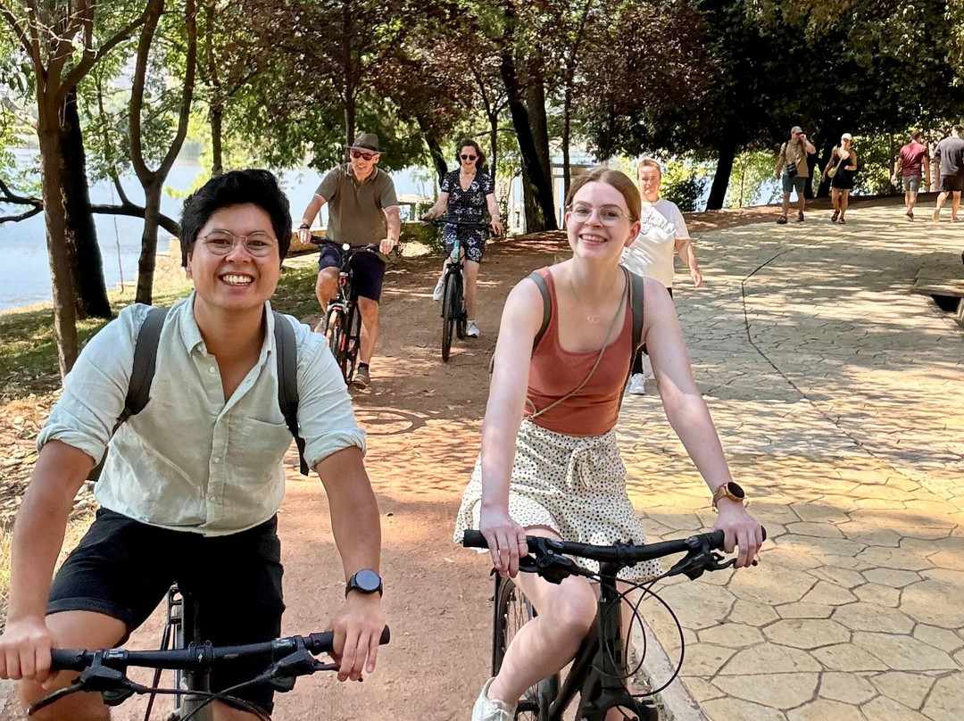 Bike Tour Tirana by Purealb-地拉那必去景点