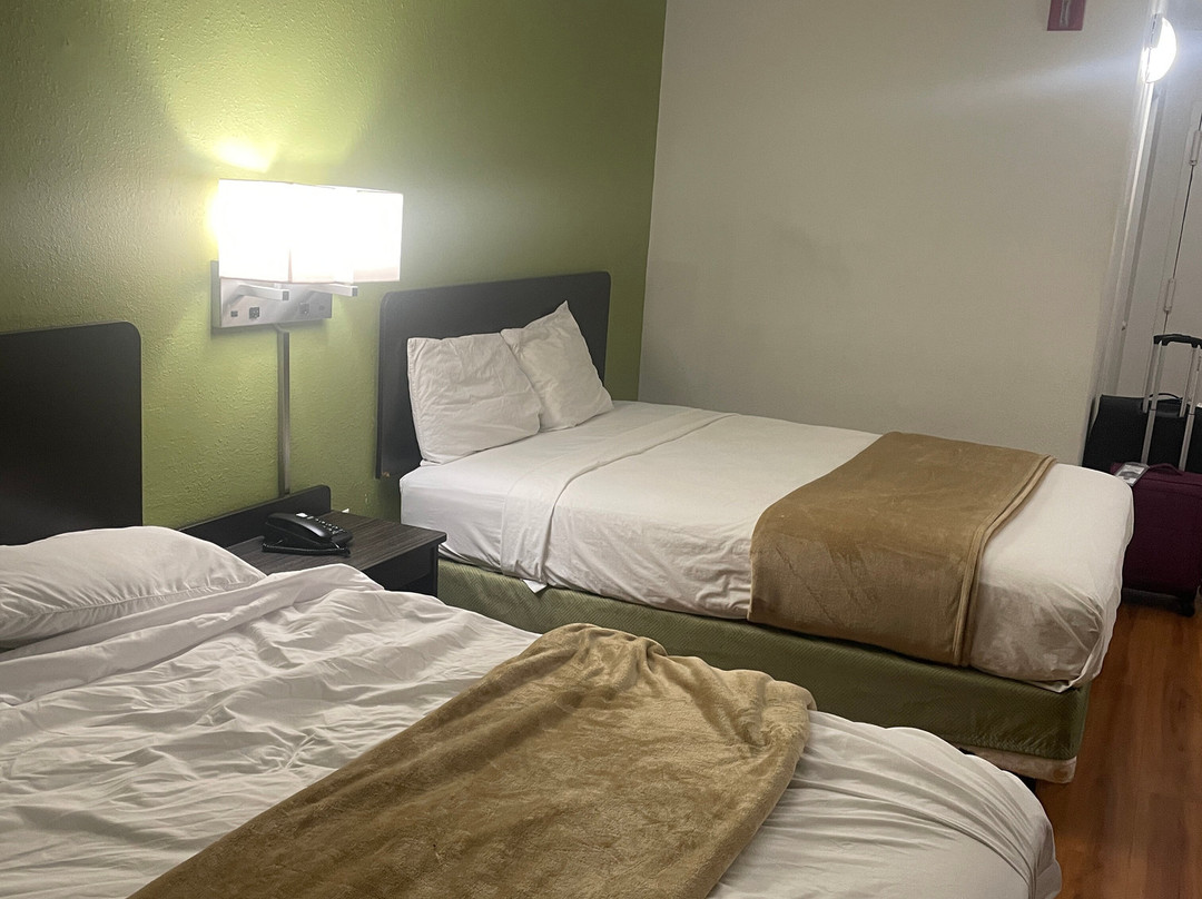 Travelodge by Wyndham Vernon CT主图