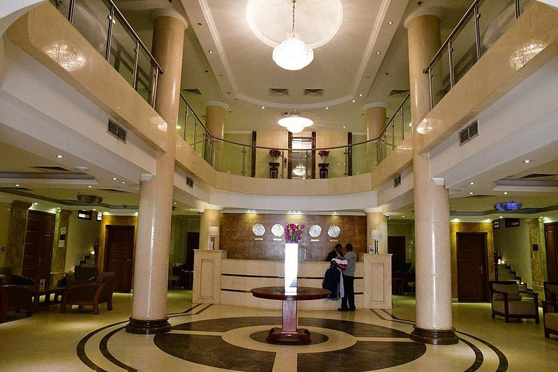 Royal Palace Hotel