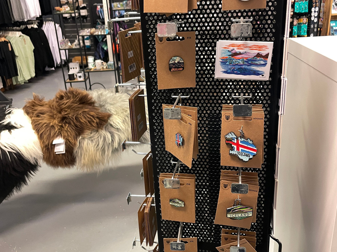 UNA Local Product-霍尔斯沃德吕尔镇必去景点