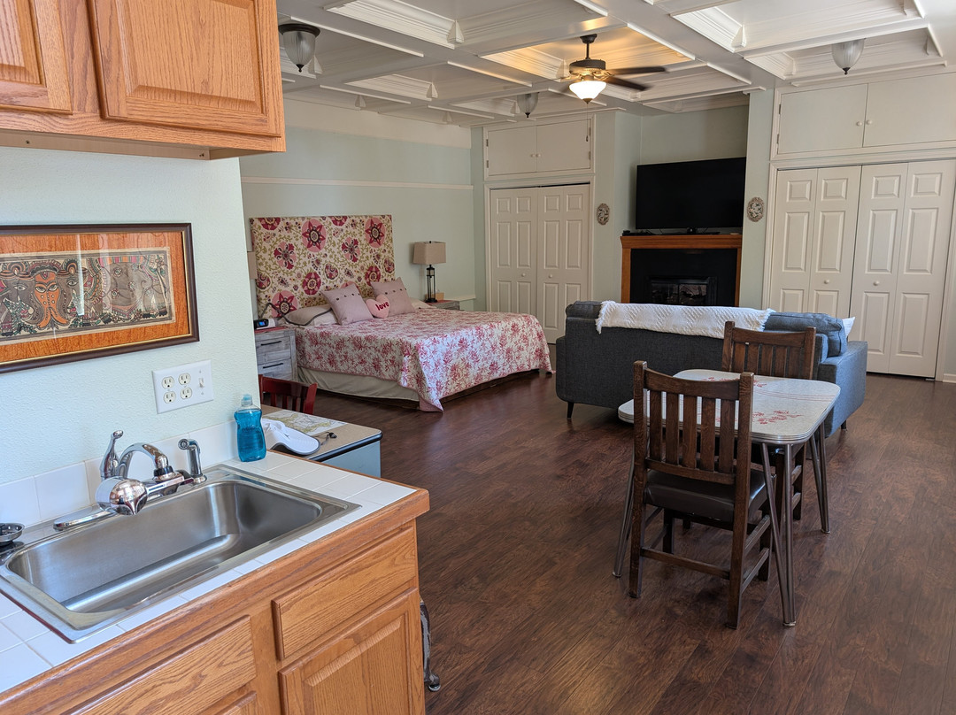 Davie School Inn主图