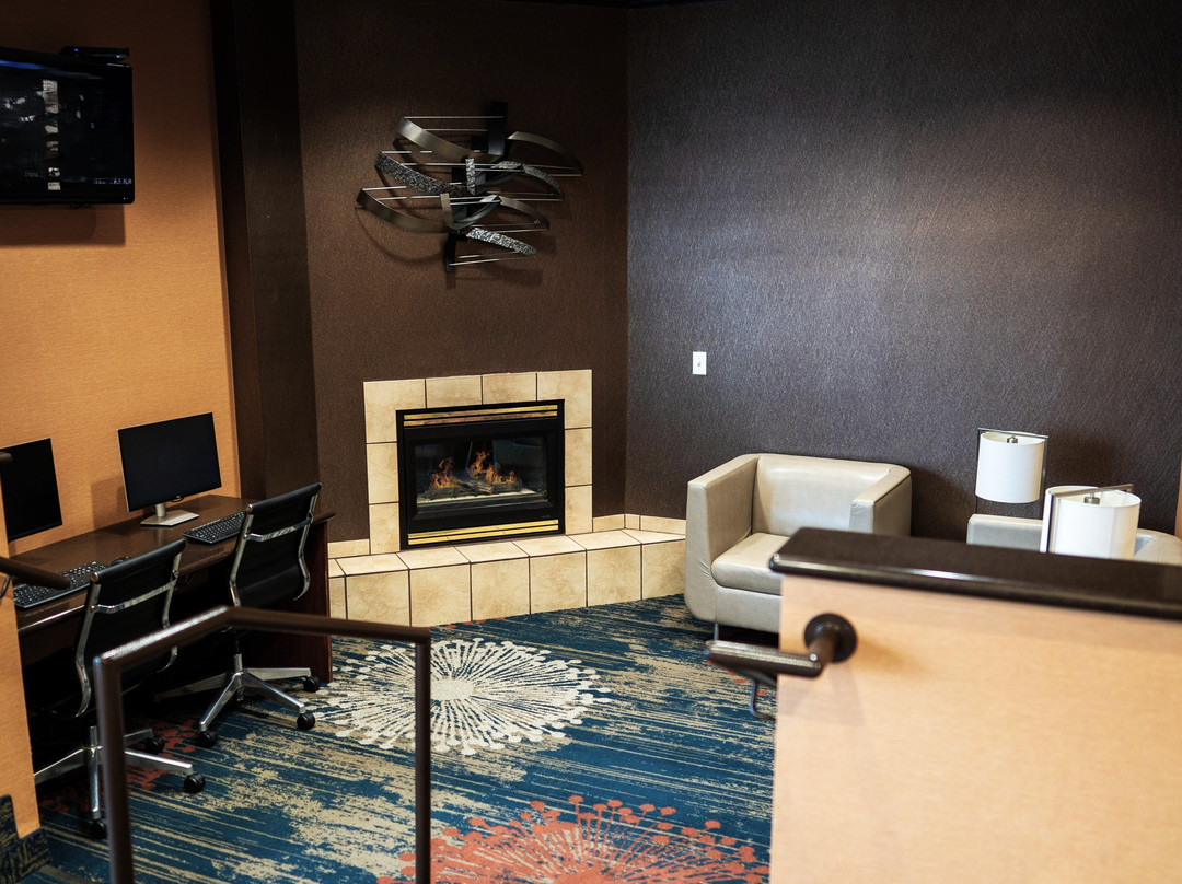 米德瓦利水晶套房酒店主图