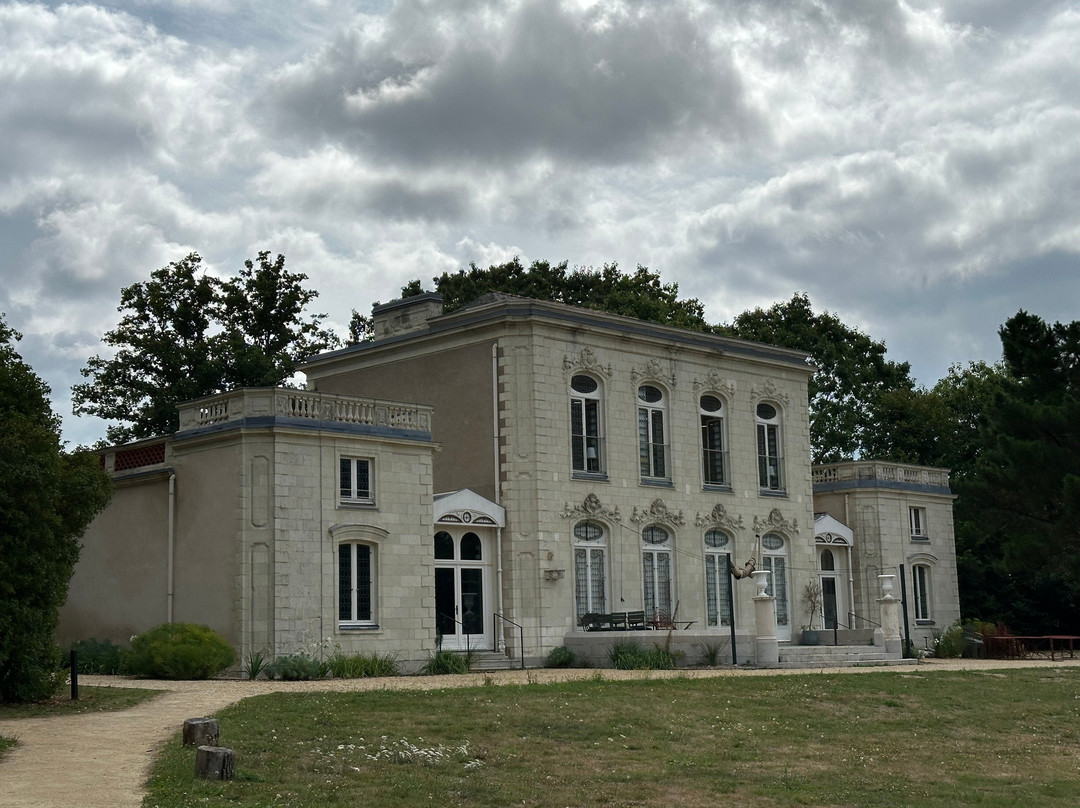 Les Arbres Rouges主图