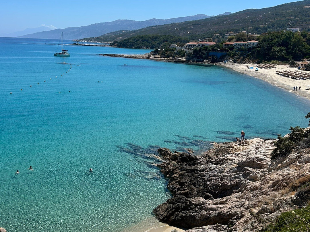 Paralia Livadi-Livadi必去景点