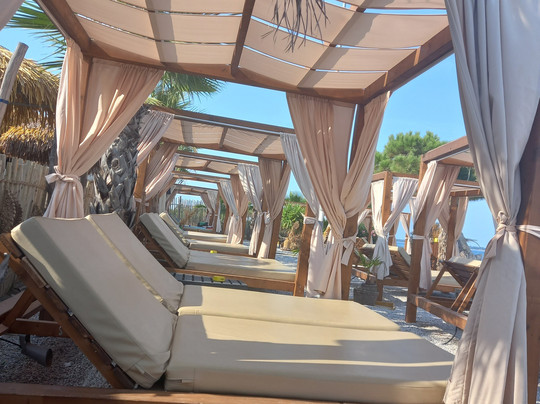 Lux Beach Club Peroj-Peroj必去景点