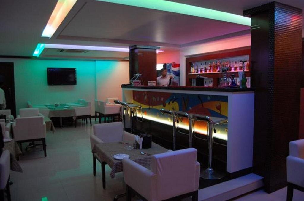 Hotel Amit International主图