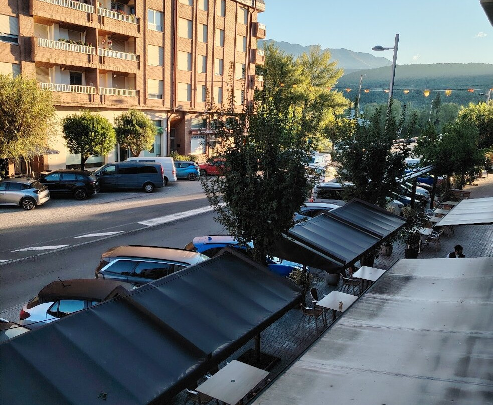 两条河酒店主图