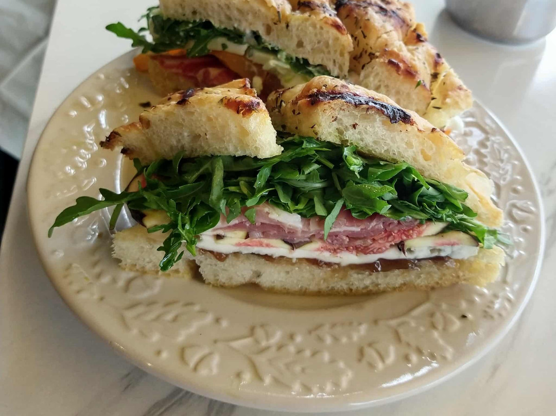 La Piccola Coffee Shop