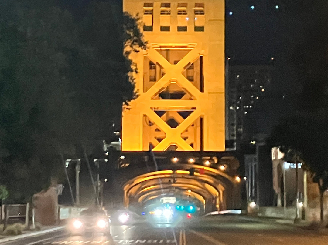Tower Bridge-沙加缅度必去景点