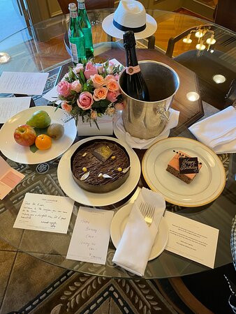 墨尔本朗廷酒店主图