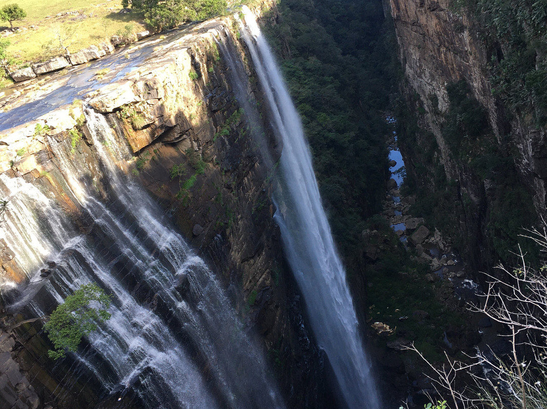Waterfall Bluff-Rhole必去景点