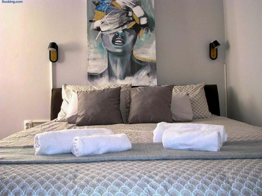 89 Rooms