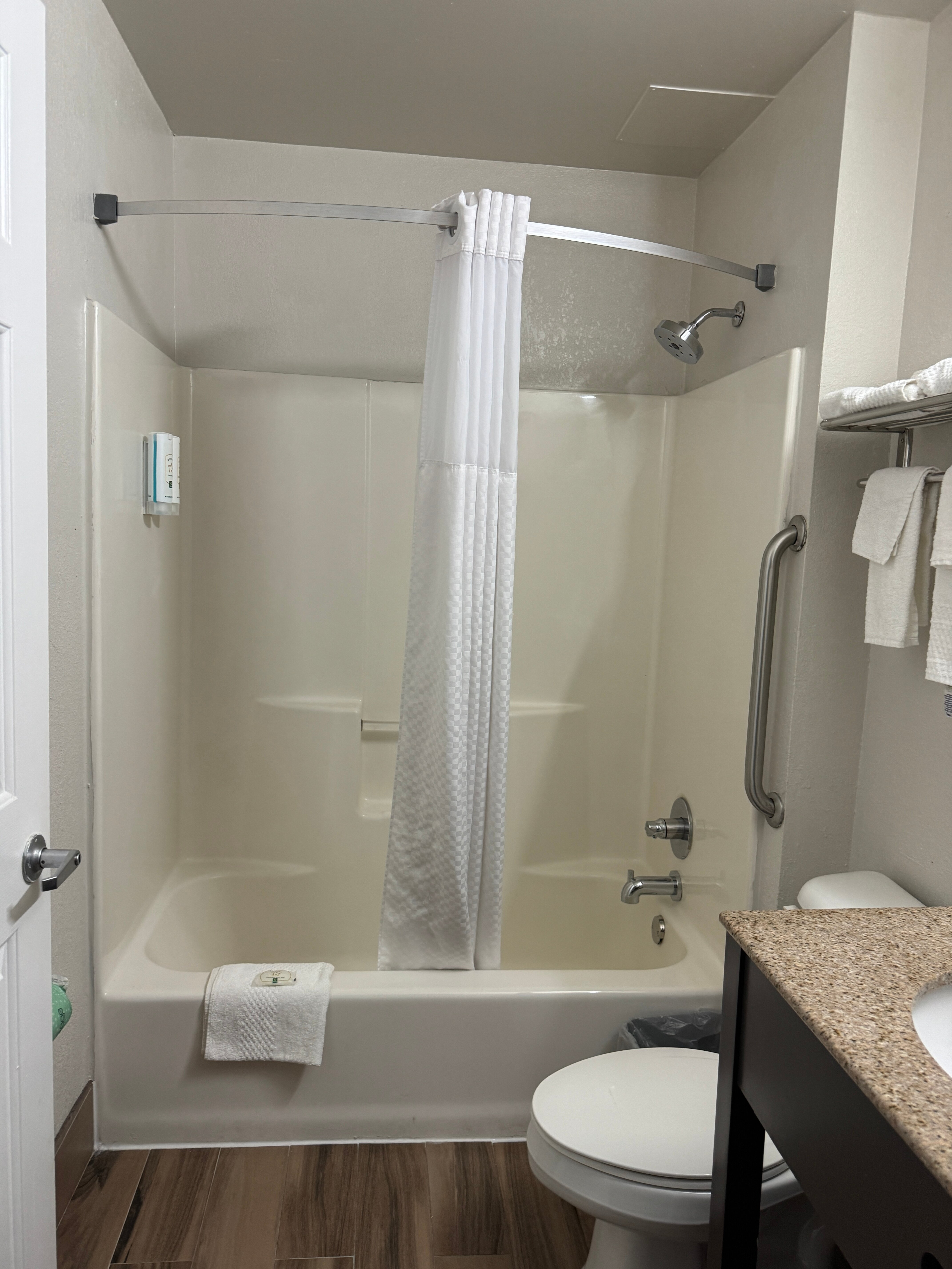 Quality Inn Merrimack - Nashua-浴室