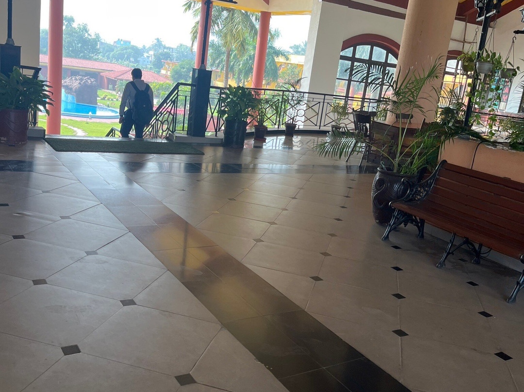 金色度假酒店主图