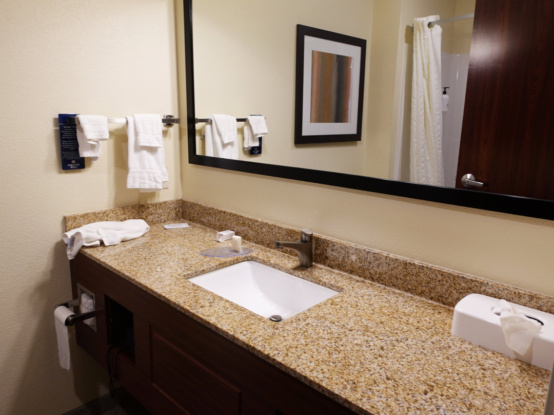 Cobblestone Hotel and Suites - Torrington主图