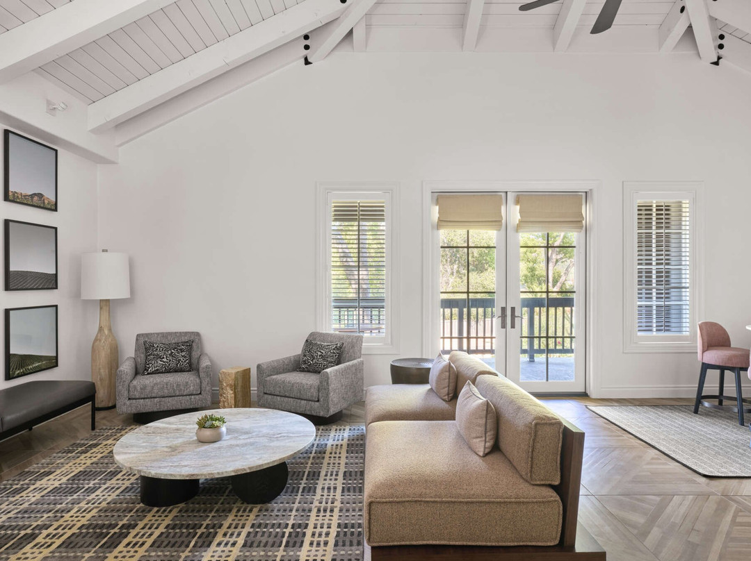 尤特维尔酒店主图