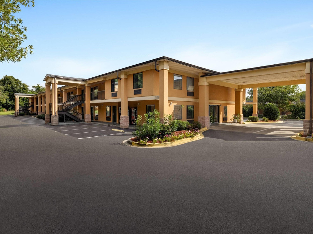 Days Inn by Wyndham North Columbia Ft. Jackson