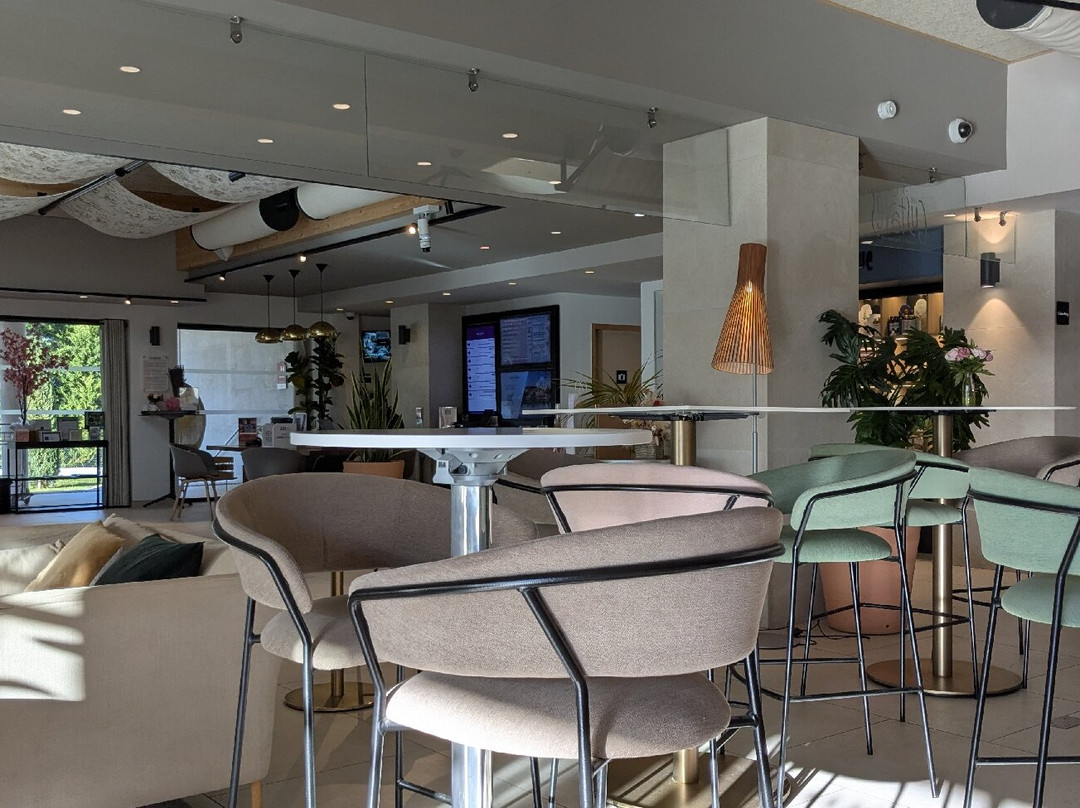 科里亚阿维尼翁库缇娜TGV车站酒店主图