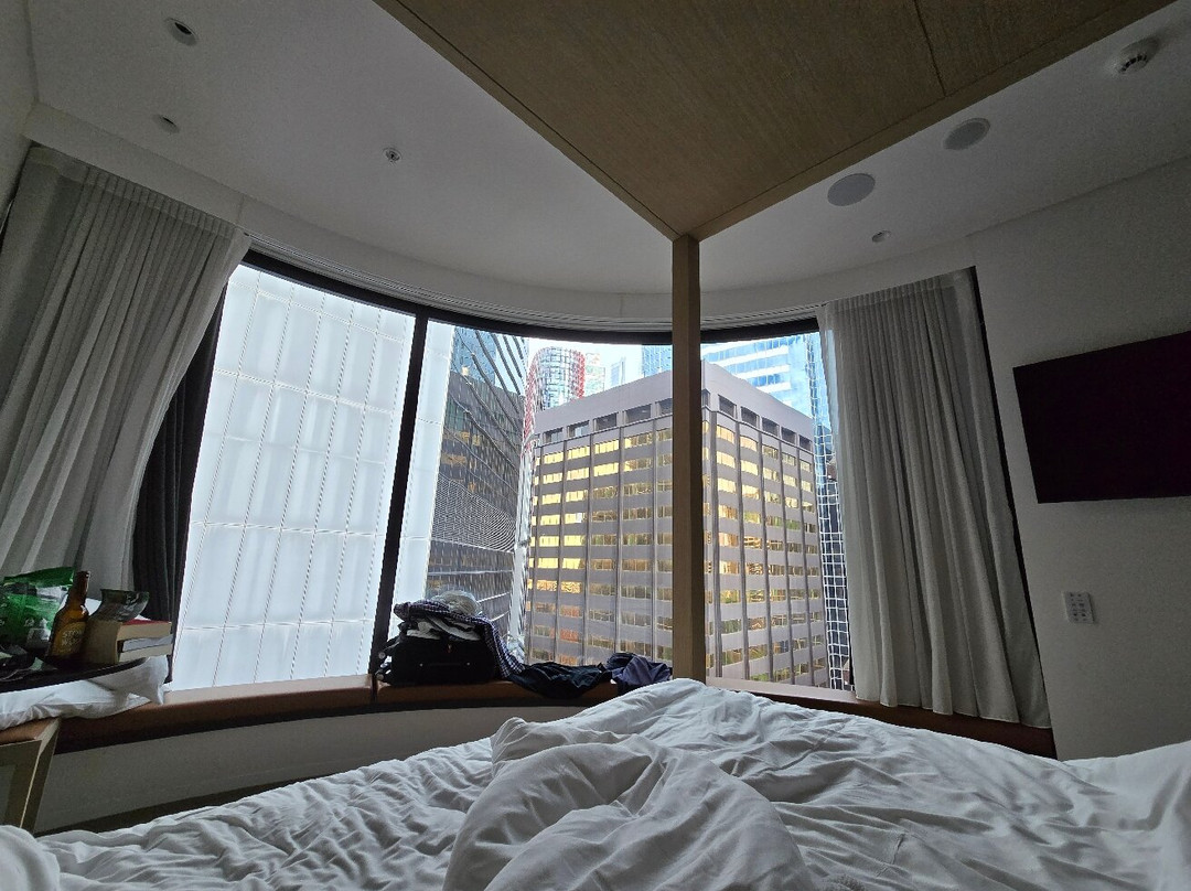 Little National Hotel Sydney主图