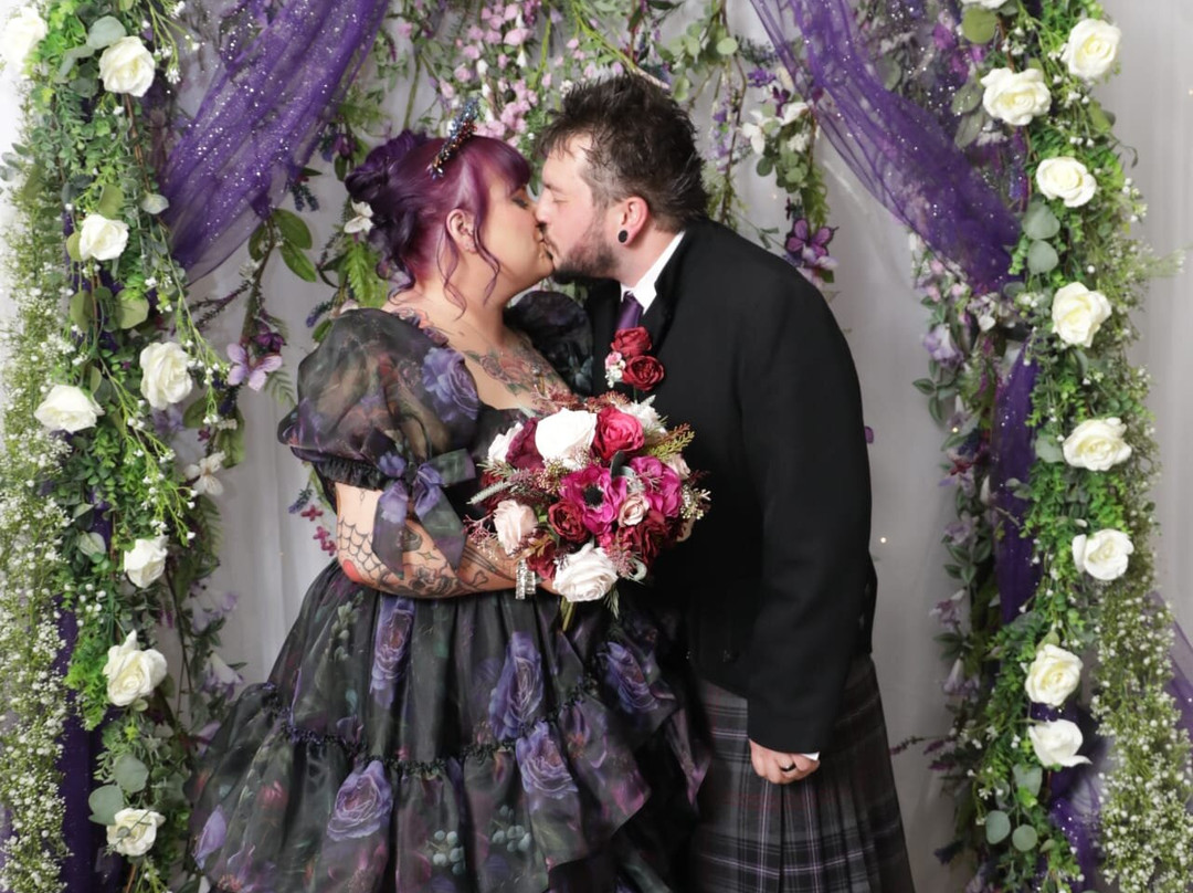 劳勒斯酒店主图