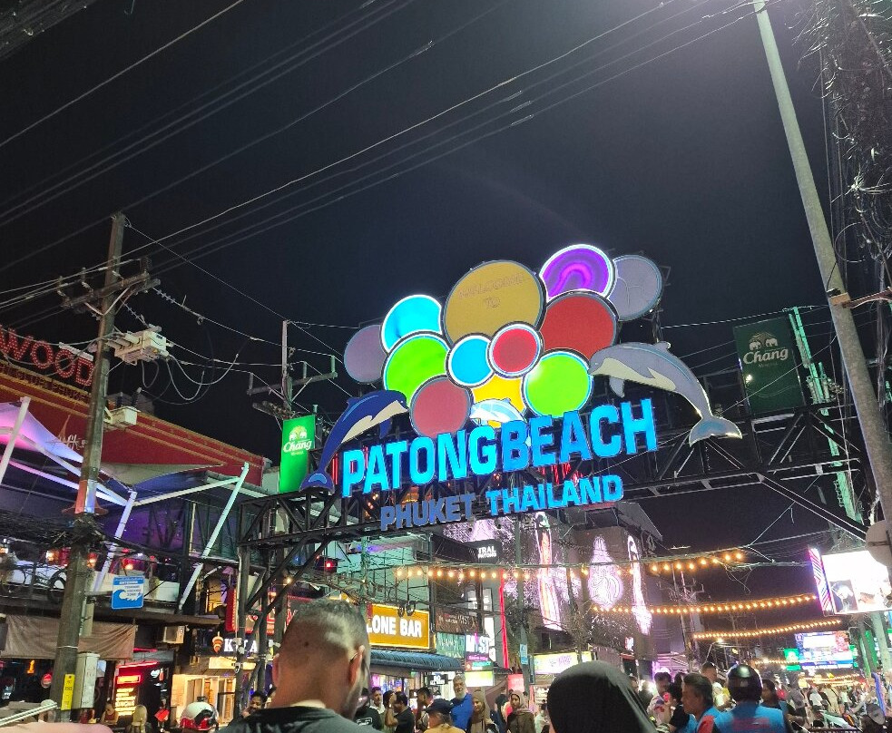 Bangla Night Market-芭东海滩必去景点