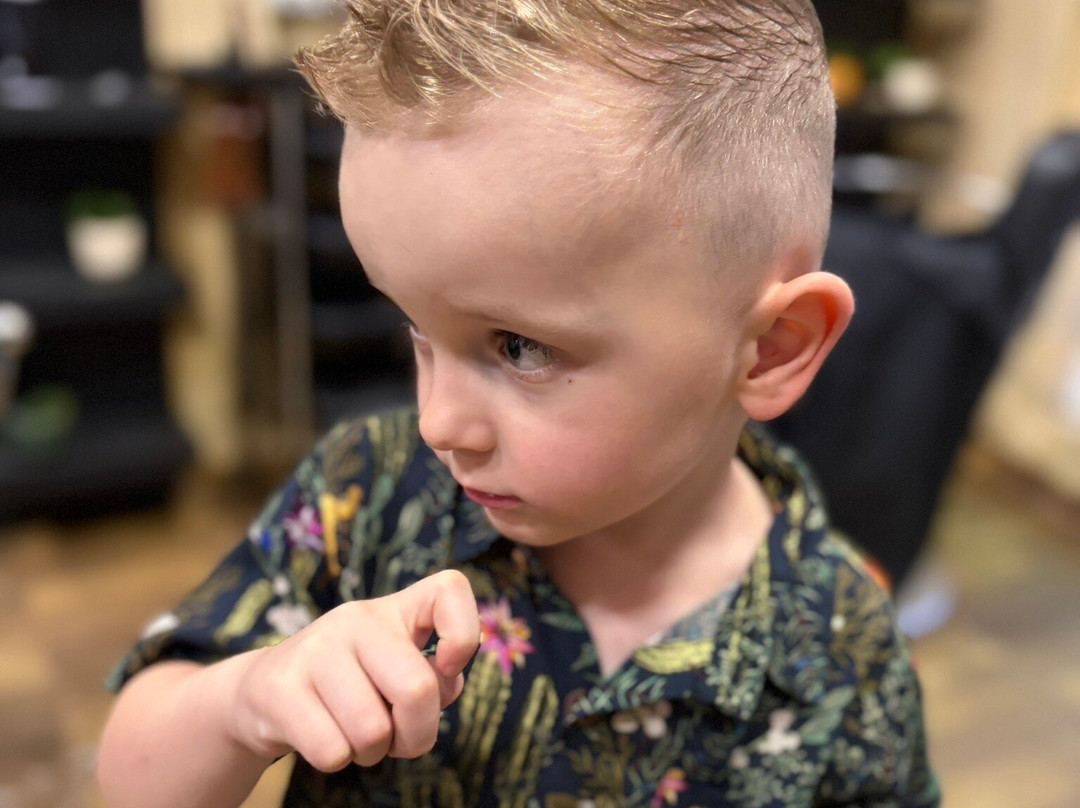 Salon Adora-埃勒必去景点