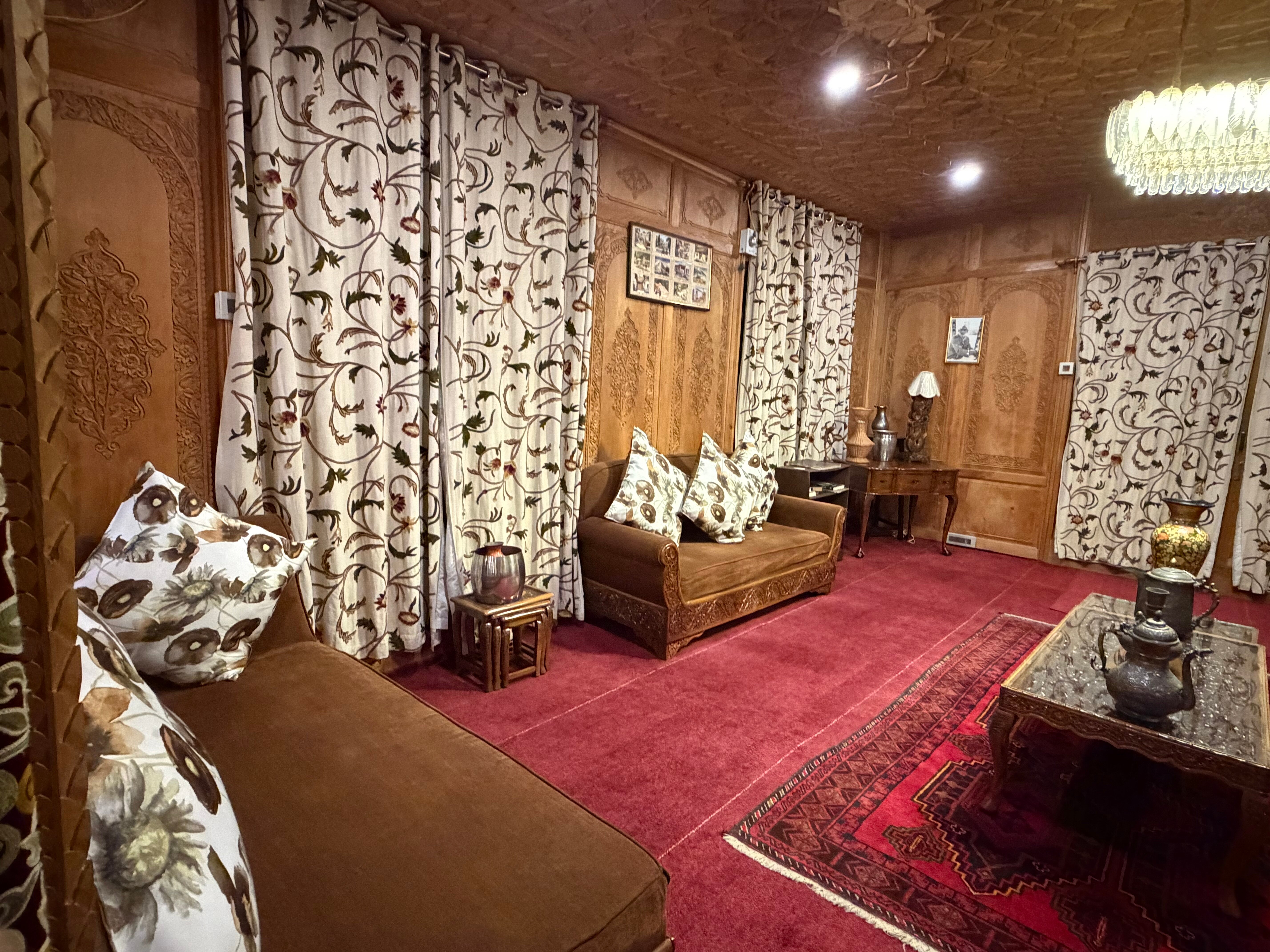 Prince of Kashmir Luxury Houseboat-官方